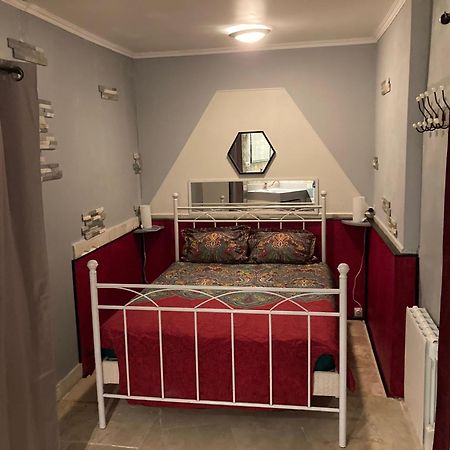 Tres Bel Appartement Cosy Et Chaleureux A Nimes Exterior photo