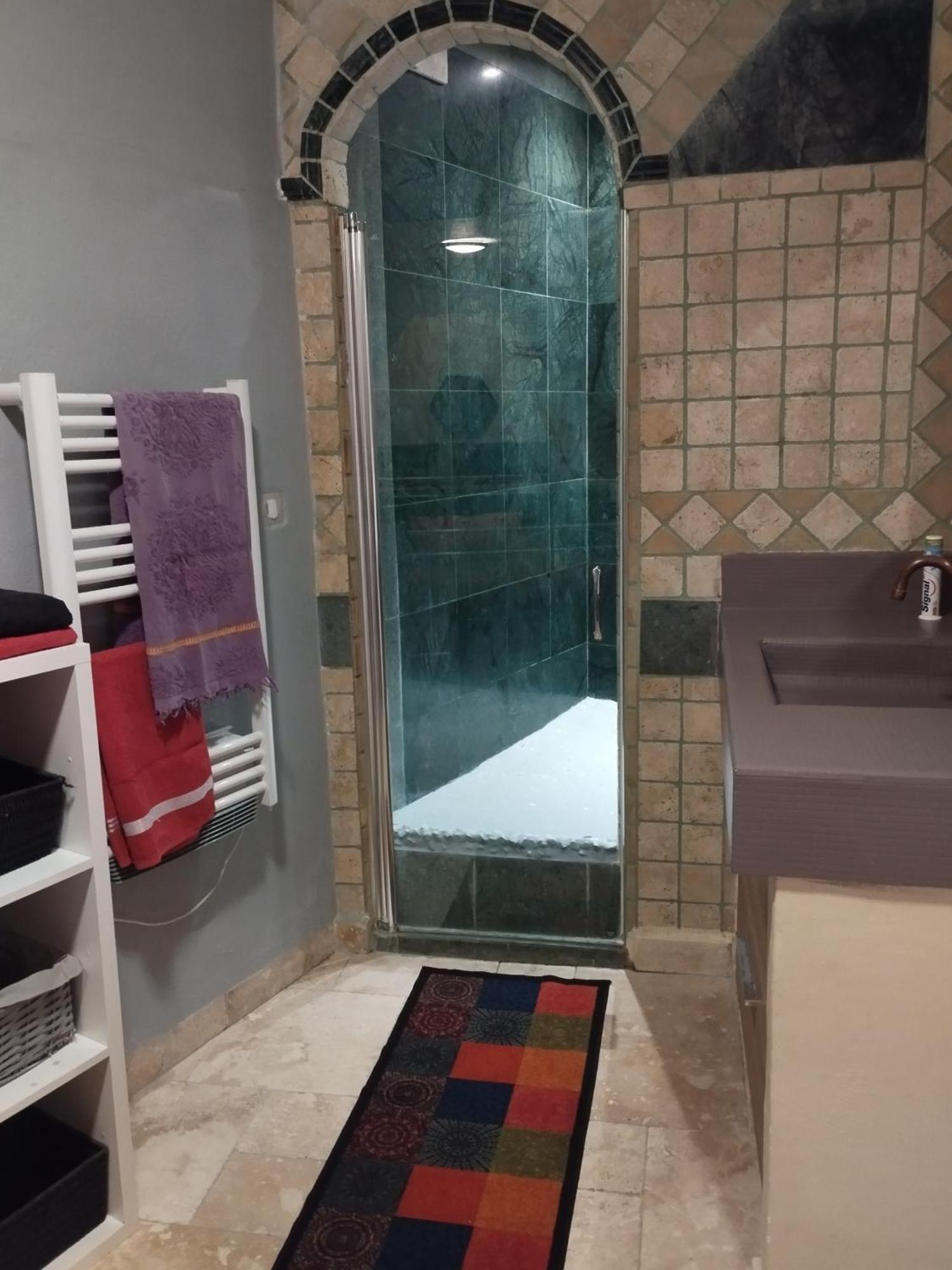 Tres Bel Appartement Cosy Et Chaleureux A Nimes Exterior photo