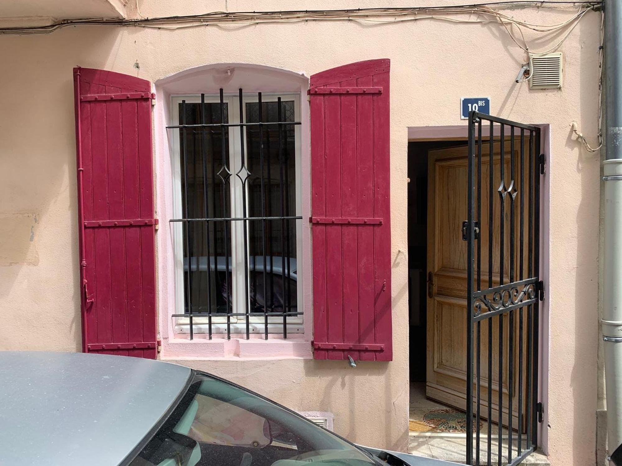 Tres Bel Appartement Cosy Et Chaleureux A Nimes Exterior photo